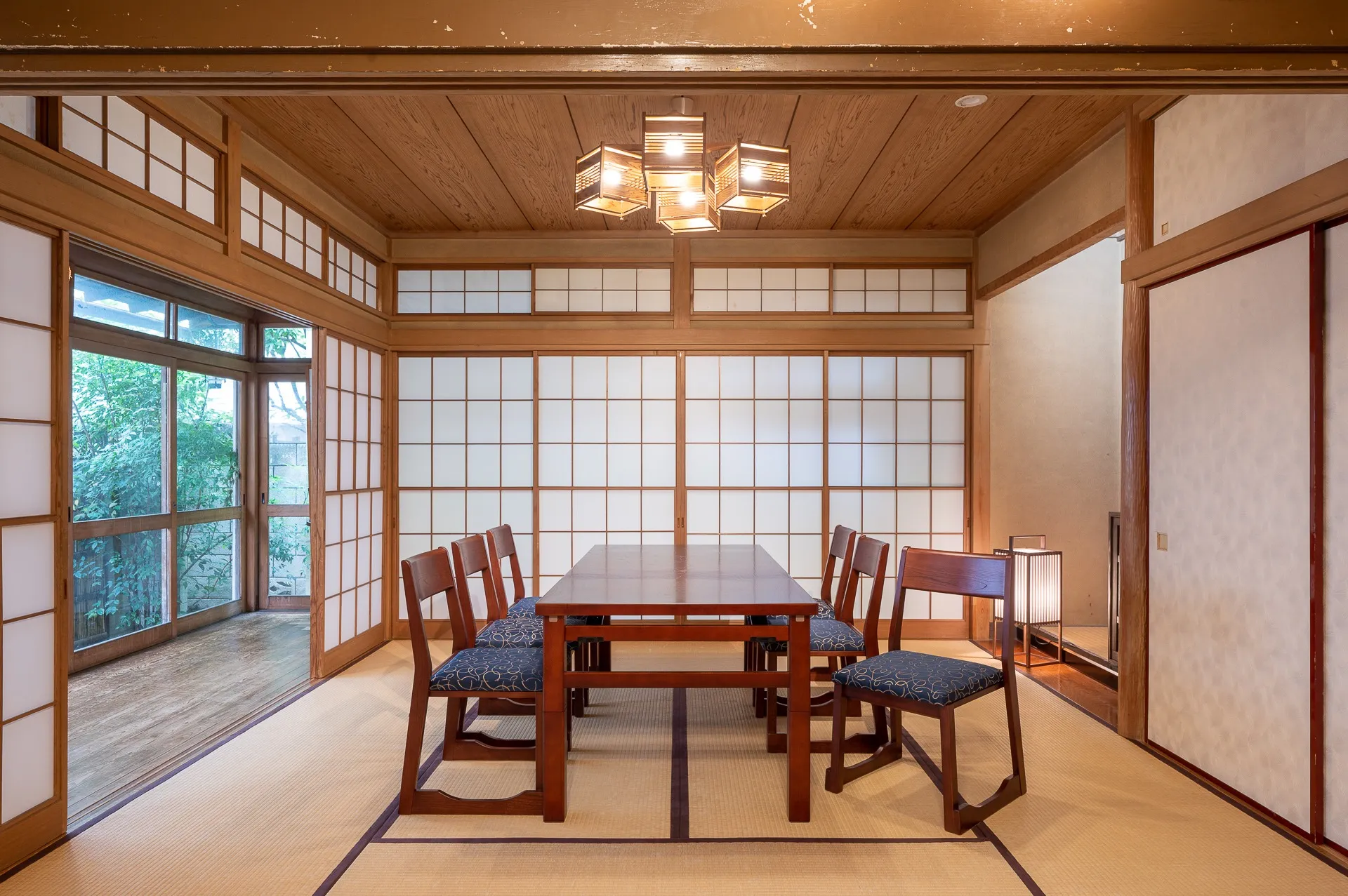 目黒区にて寺院専門家具を取り扱っております